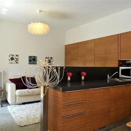 Sleeps 4 Apartment