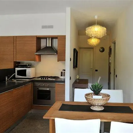 Sleeps 4 *